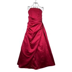 David’s Bridal Strapless Satin Formal Dress Gown Style 8567 Apple Red Brooch 20